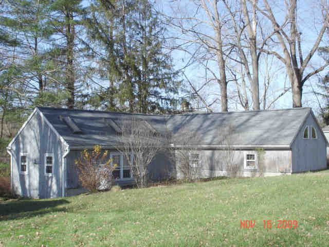 Building photograph for 7 DIAMOND LN